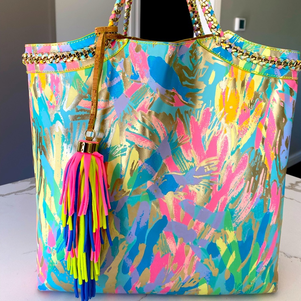 Lilly Pulitzer, Hard to find, Sparkling Sands tasseled reversible tote or purse